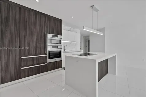 851 NE 1st Avenue Miami FL 33132