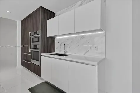 851 NE 1st Avenue Miami FL 33132