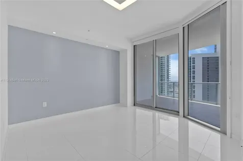 851 NE 1st Avenue Miami FL 33132
