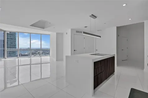 851 NE 1st Avenue Miami FL 33132