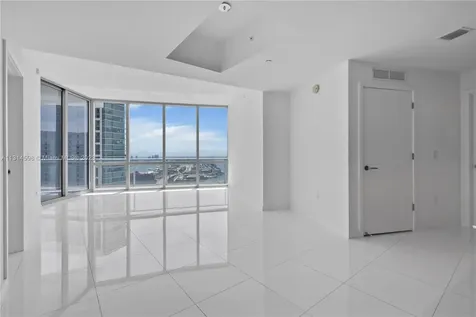 851 NE 1st Avenue Miami FL 33132