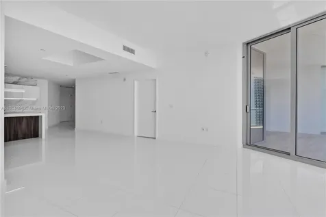 851 NE 1st Avenue Miami FL 33132