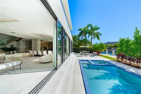 2950 NE 164th Street North Miami Beach FL 33160