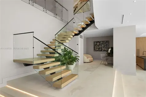 2950 NE 164th Street North Miami Beach FL 33160