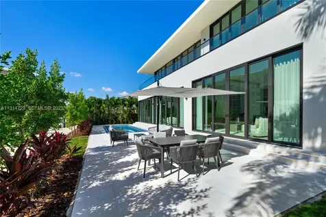 2950 NE 164th Street North Miami Beach FL 33160