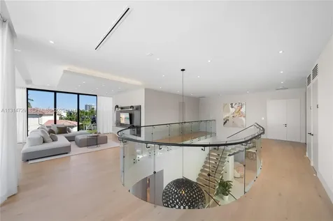 2950 NE 164th Street North Miami Beach FL 33160