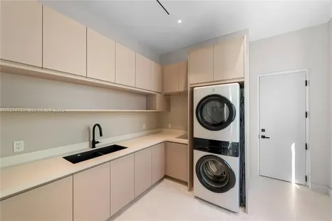 2950 NE 164th Street North Miami Beach FL 33160