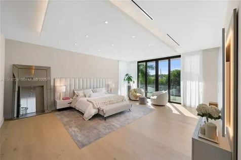 2950 NE 164th Street North Miami Beach FL 33160