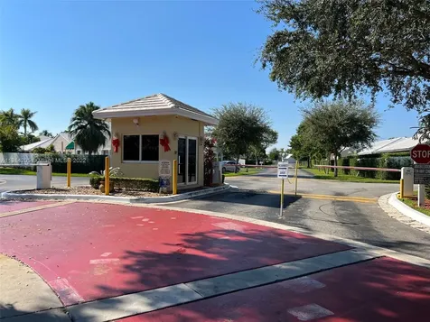 6421 SW 112th Place Miami FL 33173