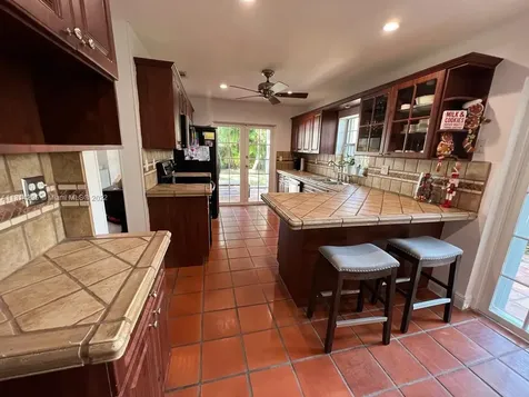 6421 SW 112th Place Miami FL 33173