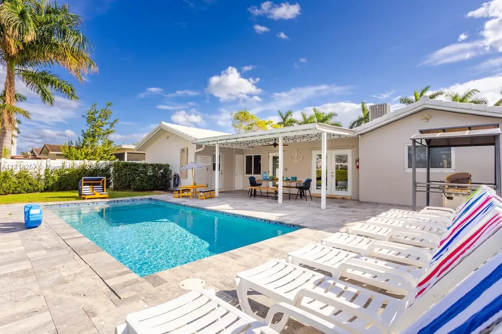 833 Washington Street Hollywood FL 33019