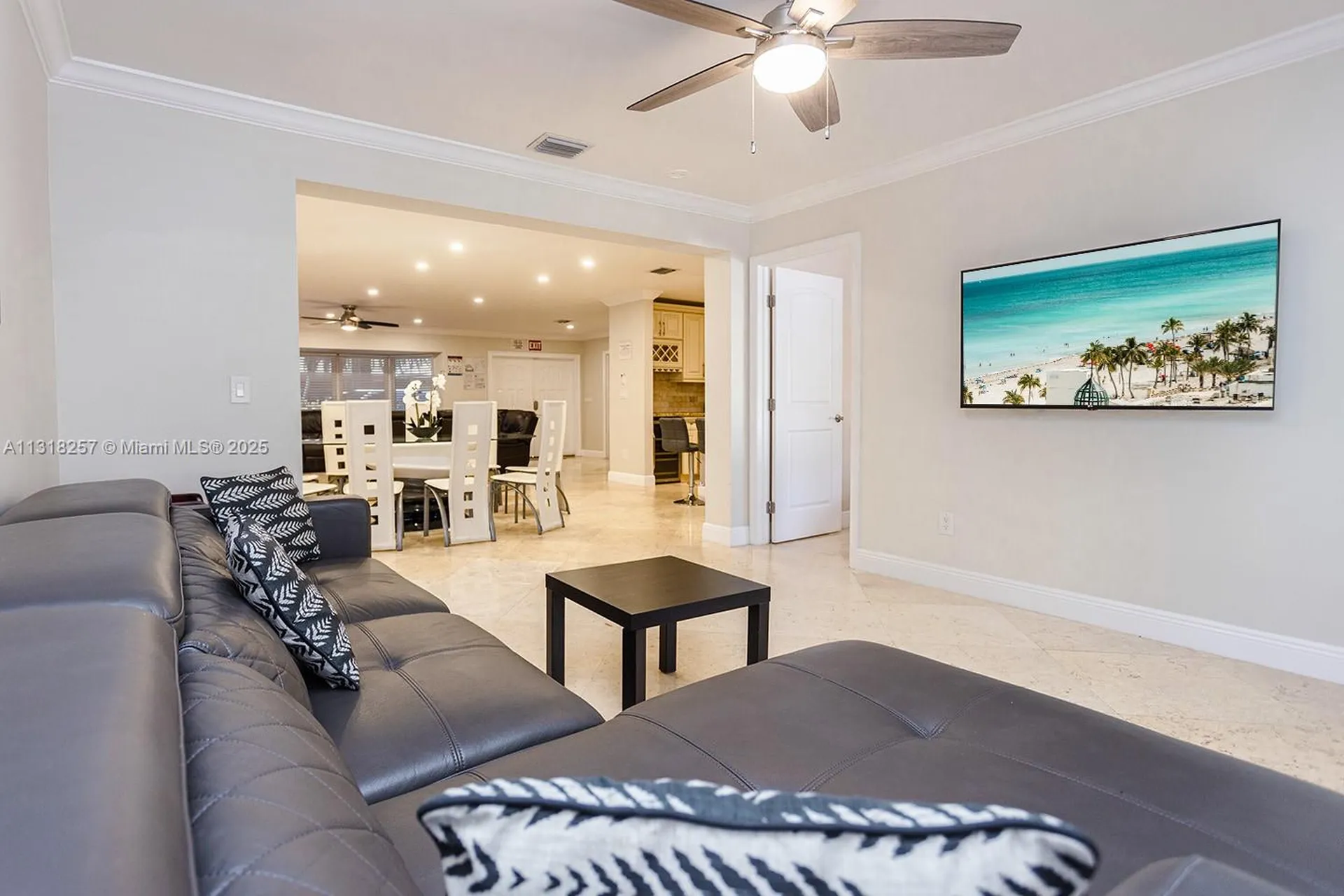 833 Washington Street Hollywood FL 33019
