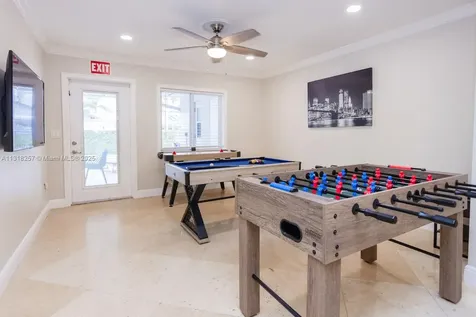 833 Washington Street Hollywood FL 33019