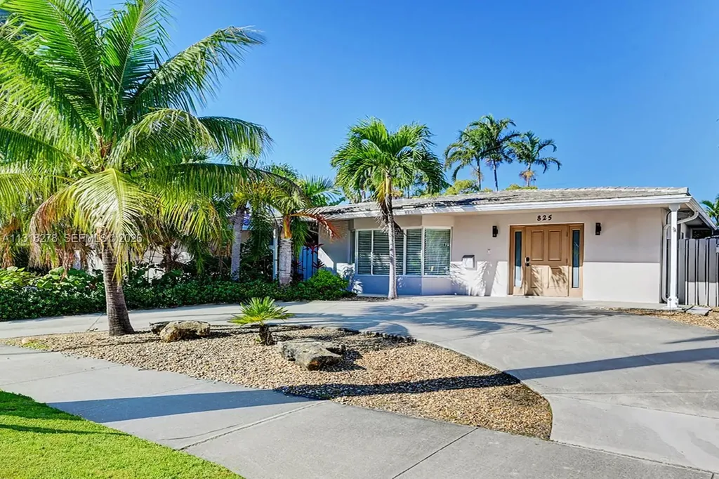 825 Harrison Street Hollywood FL 33019