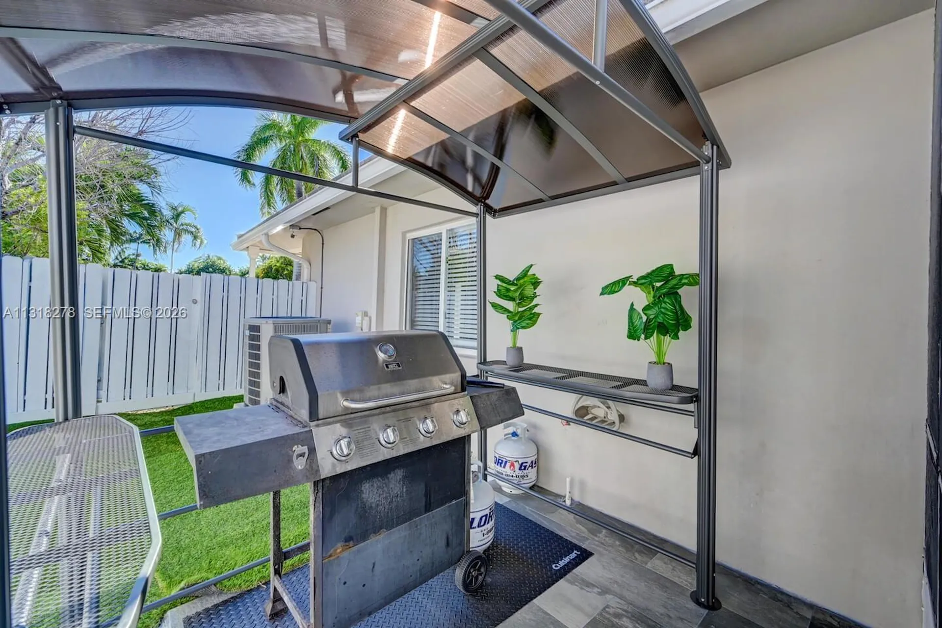 825 Harrison Street Hollywood FL 33019