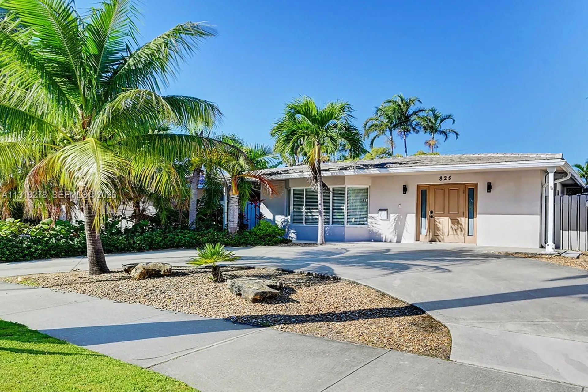 825 Harrison Street Hollywood FL 33019