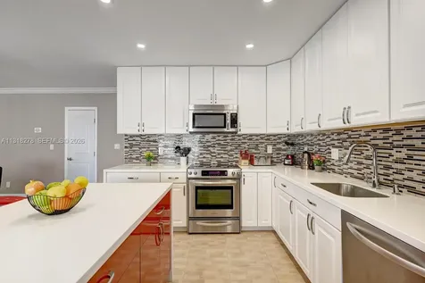 825 Harrison Street Hollywood FL 33019