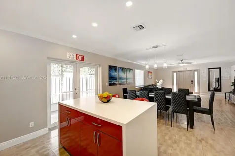 825 Harrison Street Hollywood FL 33019