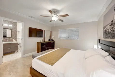 825 Harrison Street Hollywood FL 33019