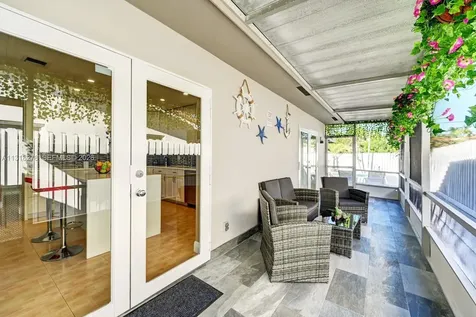825 Harrison Street Hollywood FL 33019