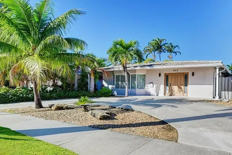 825 Harrison Street Hollywood FL 33019