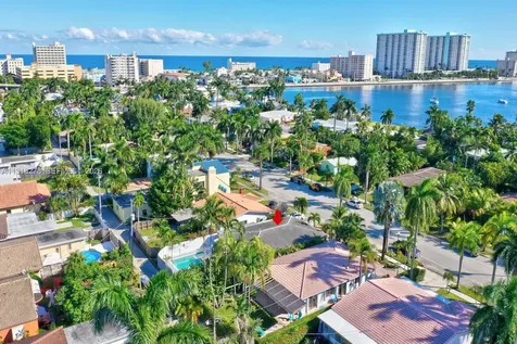 825 Harrison Street Hollywood FL 33019