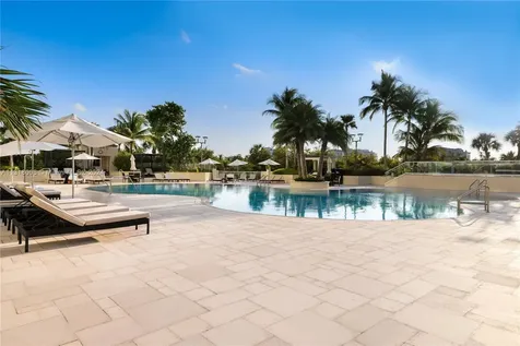 300 S Pointe Drive Miami Beach FL 33139