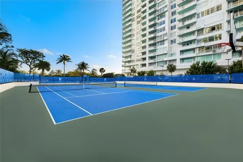 300 S Pointe Drive Miami Beach FL 33139
