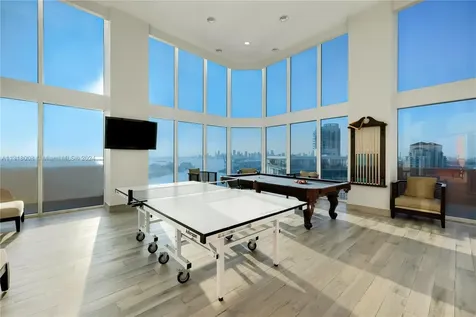 300 S Pointe Drive Miami Beach FL 33139