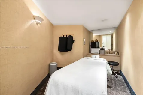 300 S Pointe Drive Miami Beach FL 33139