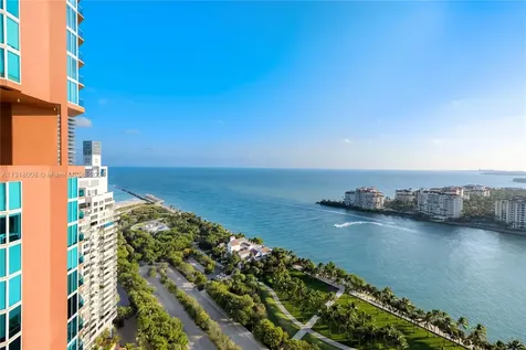 300 S Pointe Drive Miami Beach FL 33139