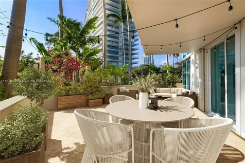 300 S Pointe Drive Miami Beach FL 33139