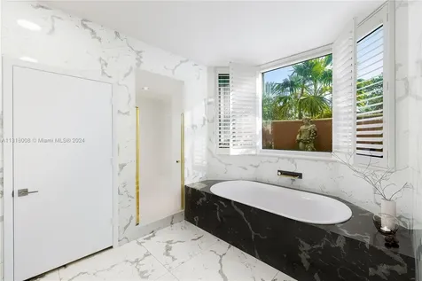 300 S Pointe Drive Miami Beach FL 33139