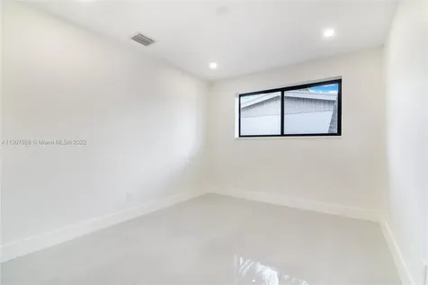 19620 NE 19th Avenue Miami FL 33179
