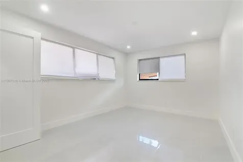 19620 NE 19th Avenue Miami FL 33179