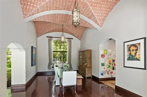 6864 SW 68th Street South Miami FL 33143