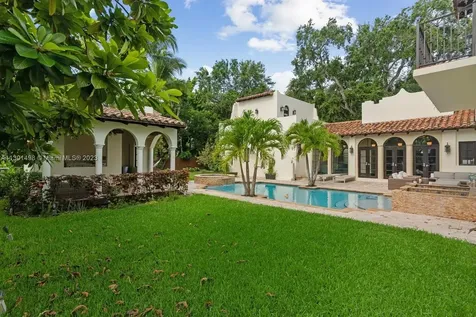 6864 SW 68th Street South Miami FL 33143