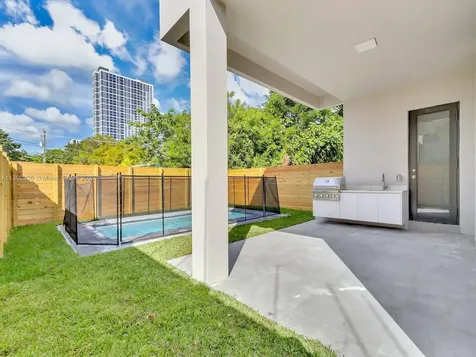 3118 Carter Street Miami FL 33133