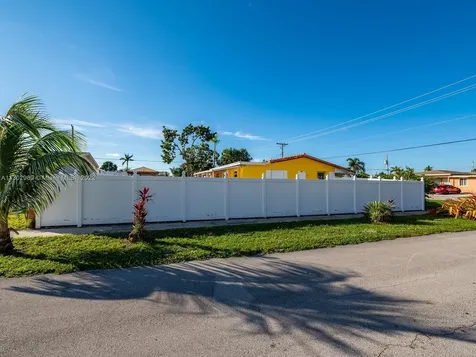 7490 Buchanan Street Hollywood FL 33024