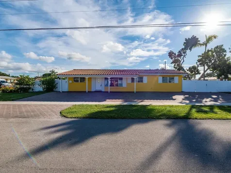 7490 Buchanan Street Hollywood FL 33024