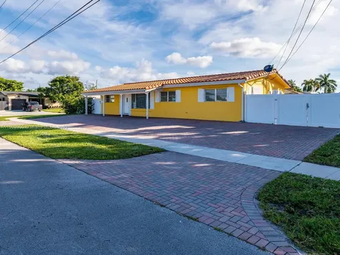 7490 Buchanan Street Hollywood FL 33024