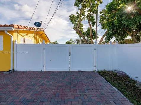 7490 Buchanan Street Hollywood FL 33024