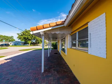 7490 Buchanan Street Hollywood FL 33024