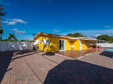 7490 Buchanan Street Hollywood FL 33024