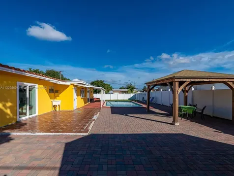 7490 Buchanan Street Hollywood FL 33024
