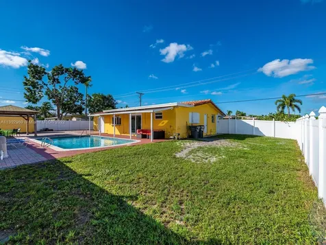 7490 Buchanan Street Hollywood FL 33024