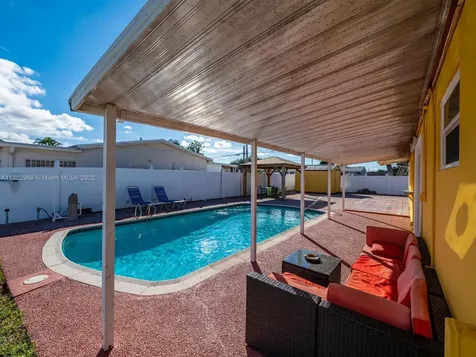 7490 Buchanan Street Hollywood FL 33024