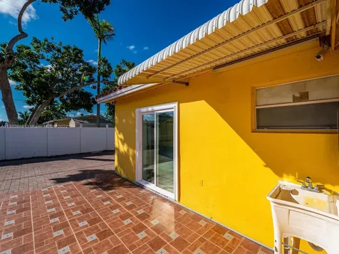 7490 Buchanan Street Hollywood FL 33024