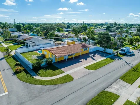 7490 Buchanan Street Hollywood FL 33024