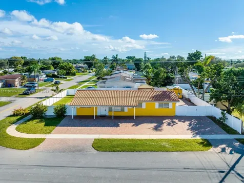 7490 Buchanan Street Hollywood FL 33024